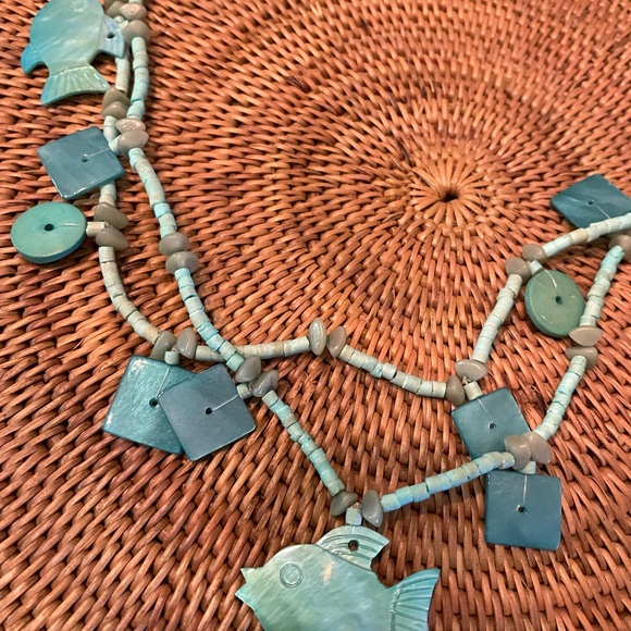 Gorgeous turquoise fish bead necklace - Picture 6 of 6